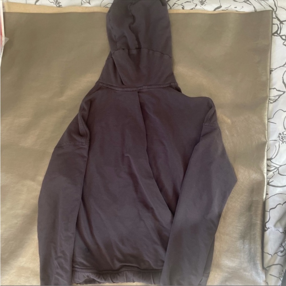 Lululemon Twisted & Tucked Pullover - Picture 7 of 9